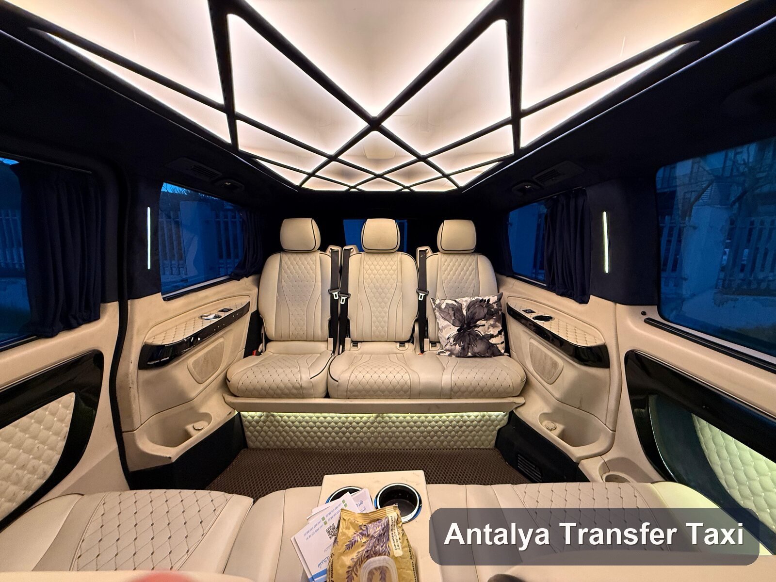Interior VIP Mercedes Vito — Antalya Transfer Taxi